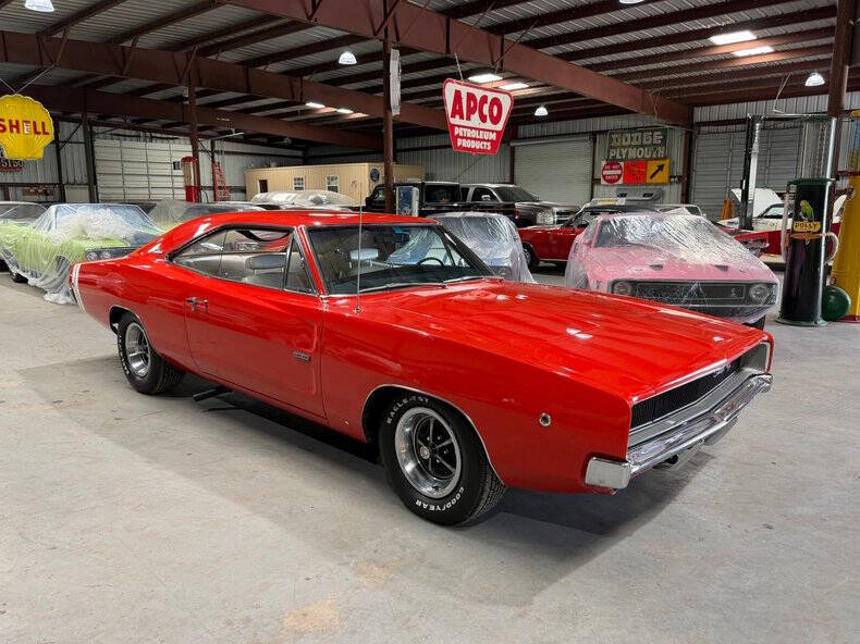Dodge-Charger-1968-Red-White
