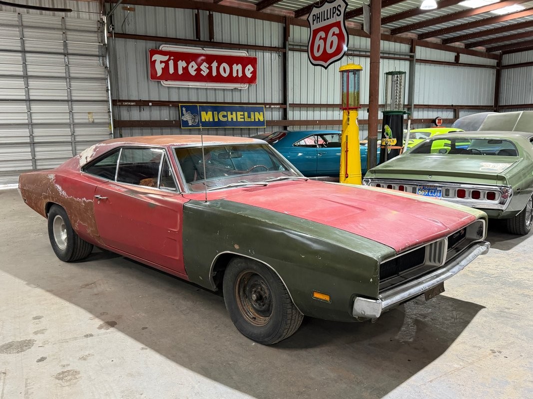 Dodge-Charger-1969-Red