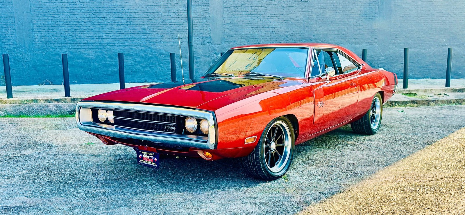 Dodge-Charger-1970-Black-and-Tan