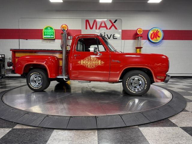 Dodge-D150-1979-Pickup-Red