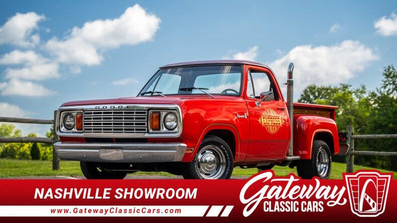 Dodge-D150-pickup-1978-Red-Black