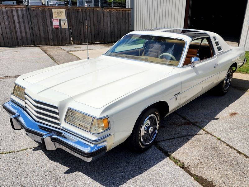 Dodge-Magnum-1978-White-Tan