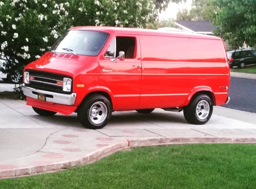 Dodge-Other-1975-Van-Brown