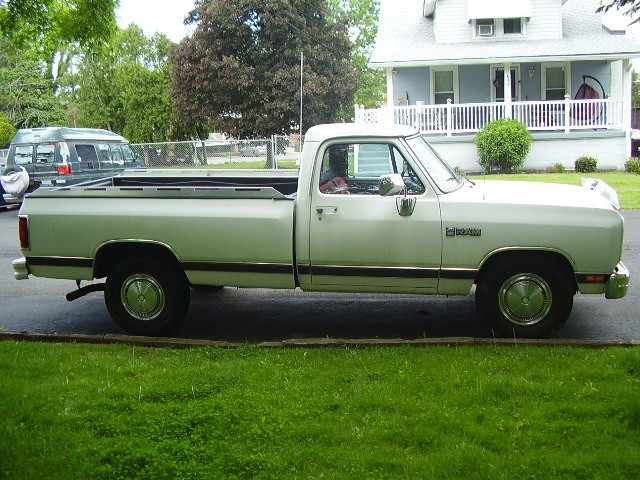 Dodge-Other-Pickups-1989-Standard-Cab-Pickup-Red