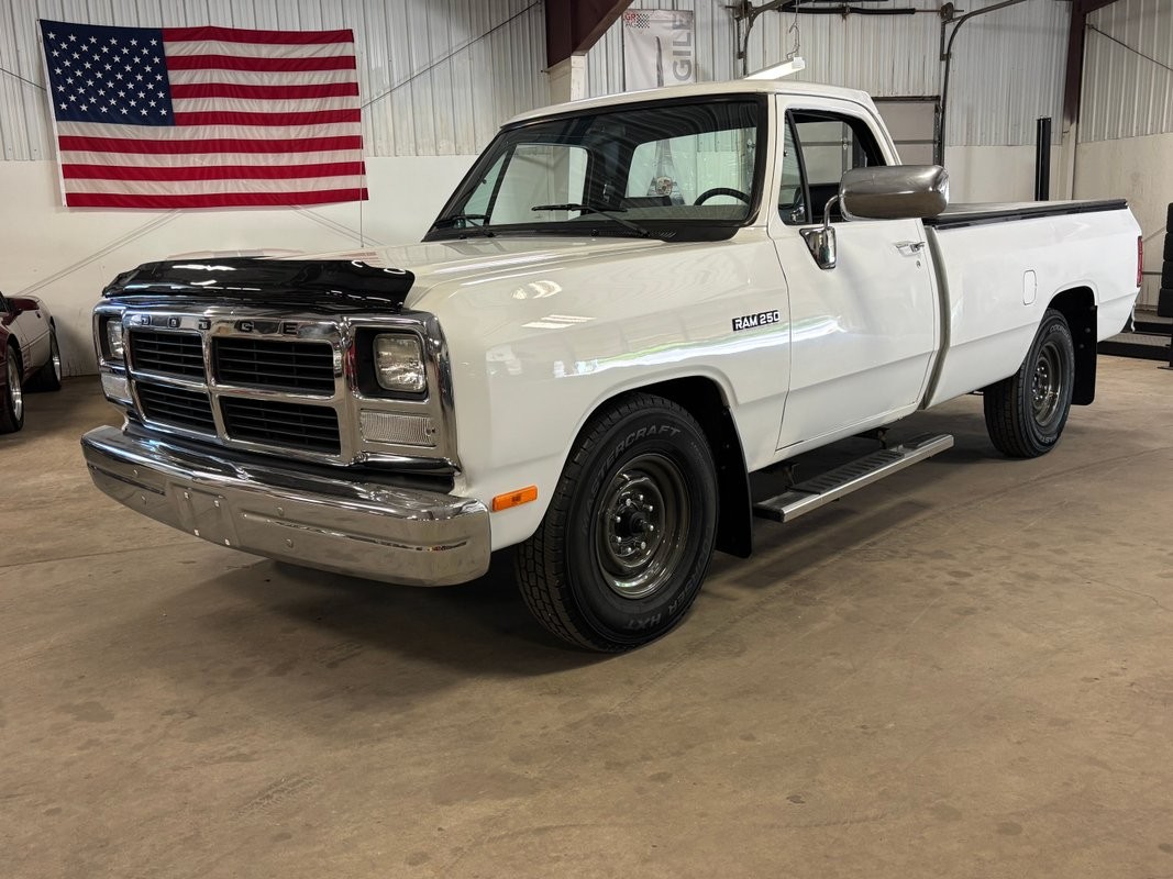 Dodge-Ram-2500-1993-Standard-Cab-Pickup-Gray