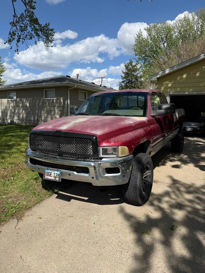 Dodge-Ram-2500-4x4-diesel-1996-red
