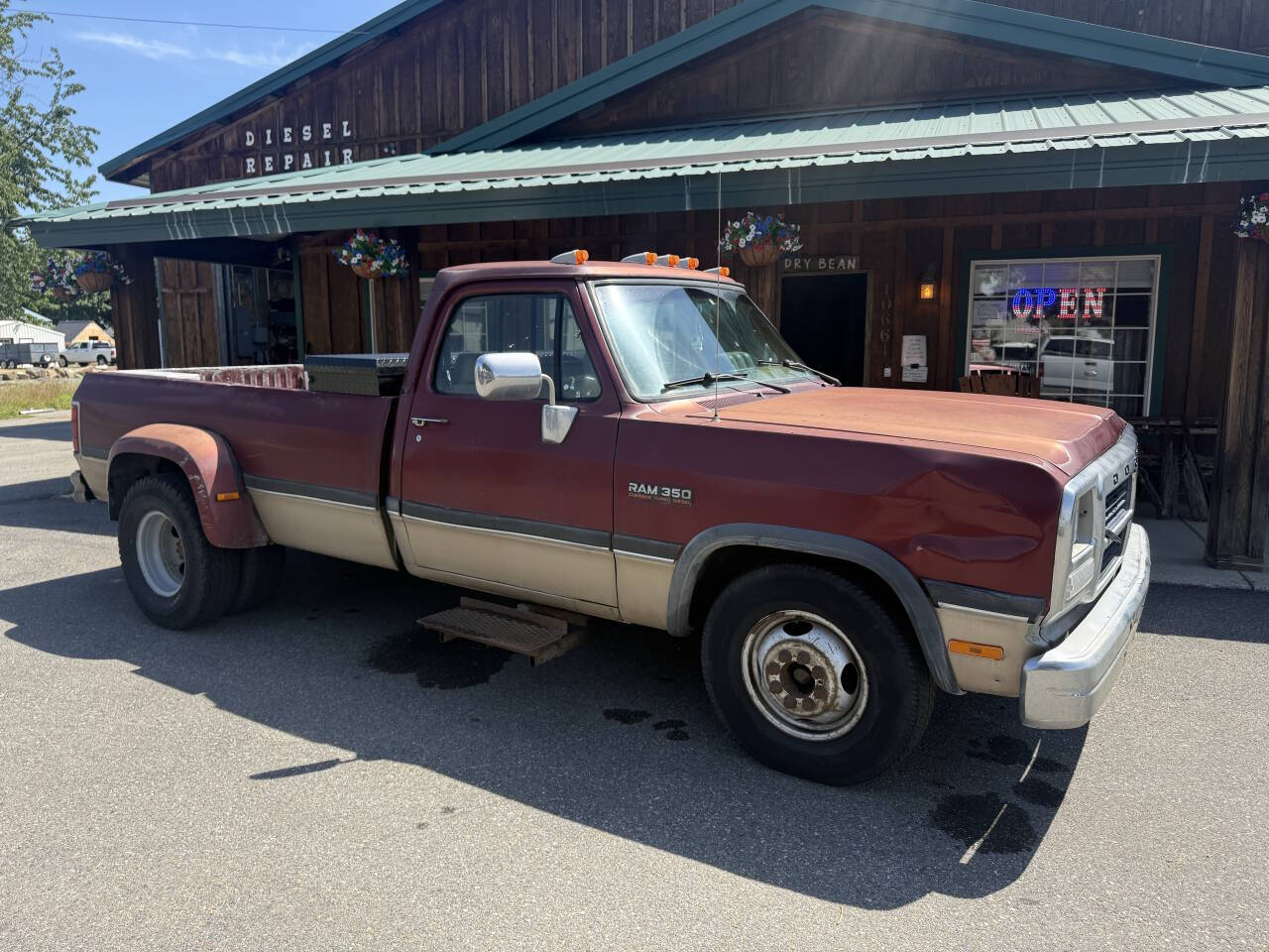 Dodge-Ram-350-1993-Red-Beige