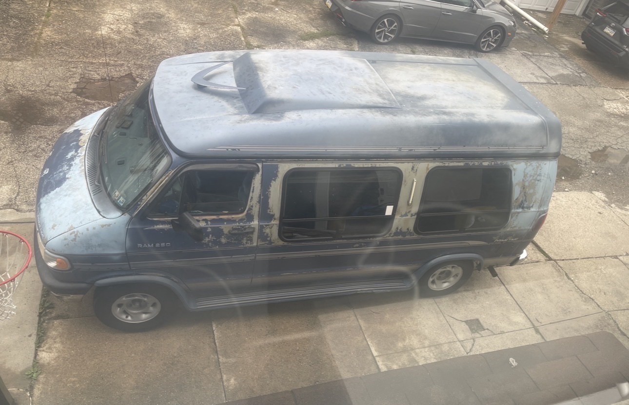 Dodge-Ram-Van-1994