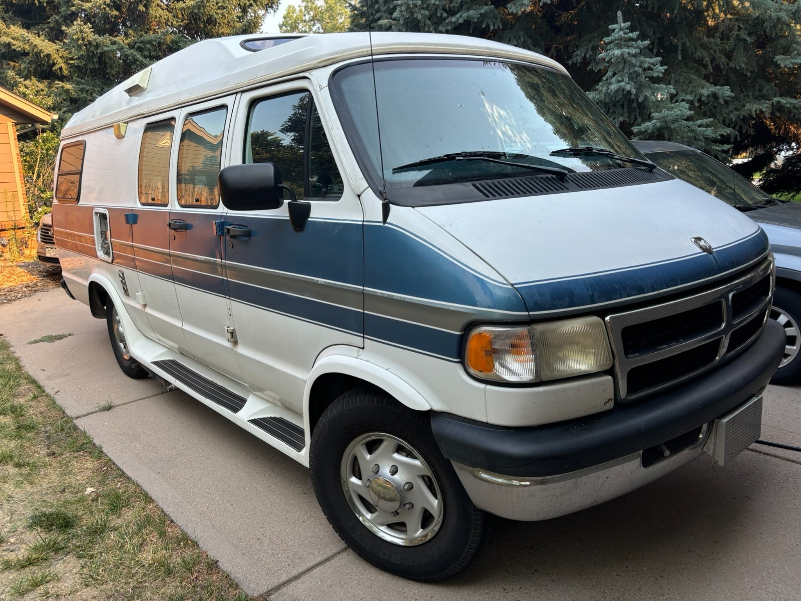 Dodge Ram Van 1996