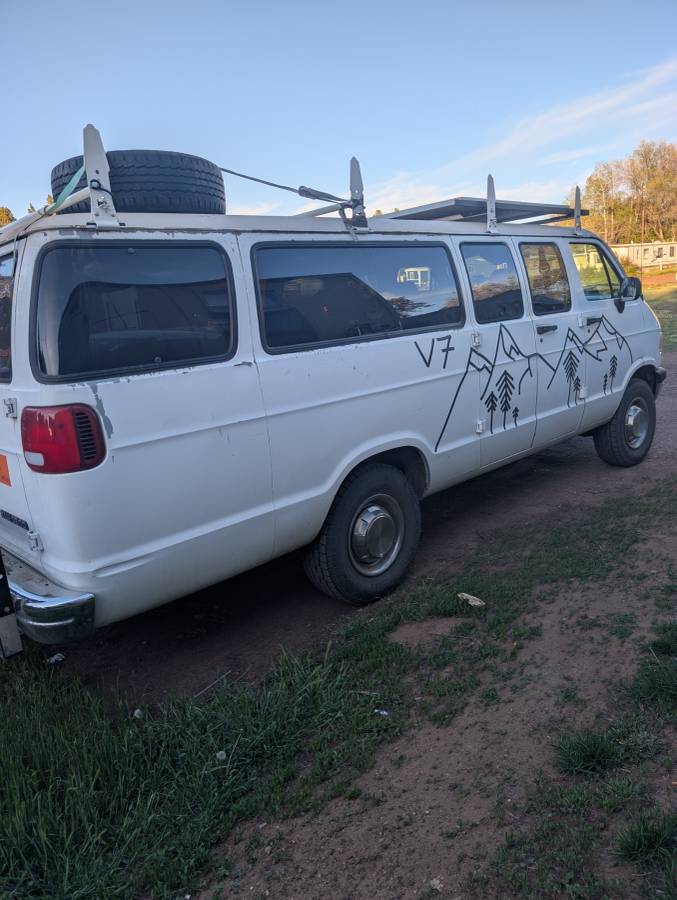 Dodge-Ram-wagon-3500-1996-white