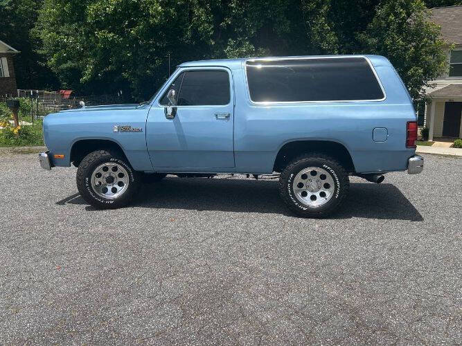 Dodge-Ramcharger-1988-Blue