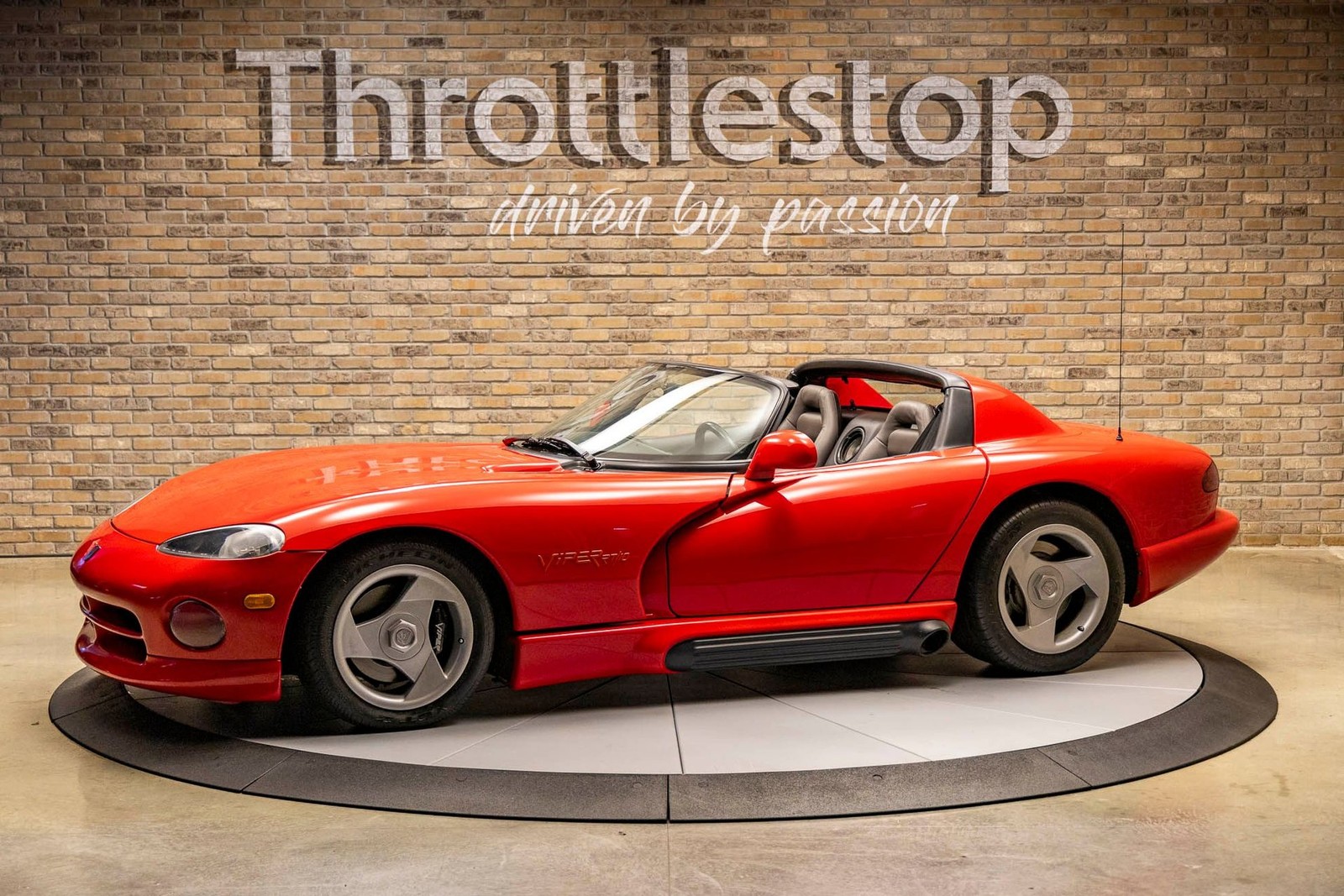 Dodge-Viper-1992-Convertible-Gray