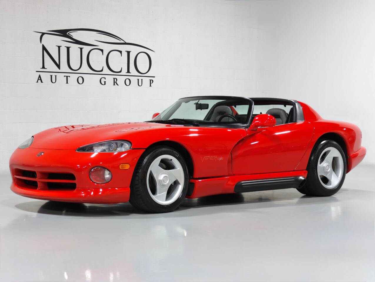 Dodge-Viper-1994-Viper-Red-Medium-Quartz