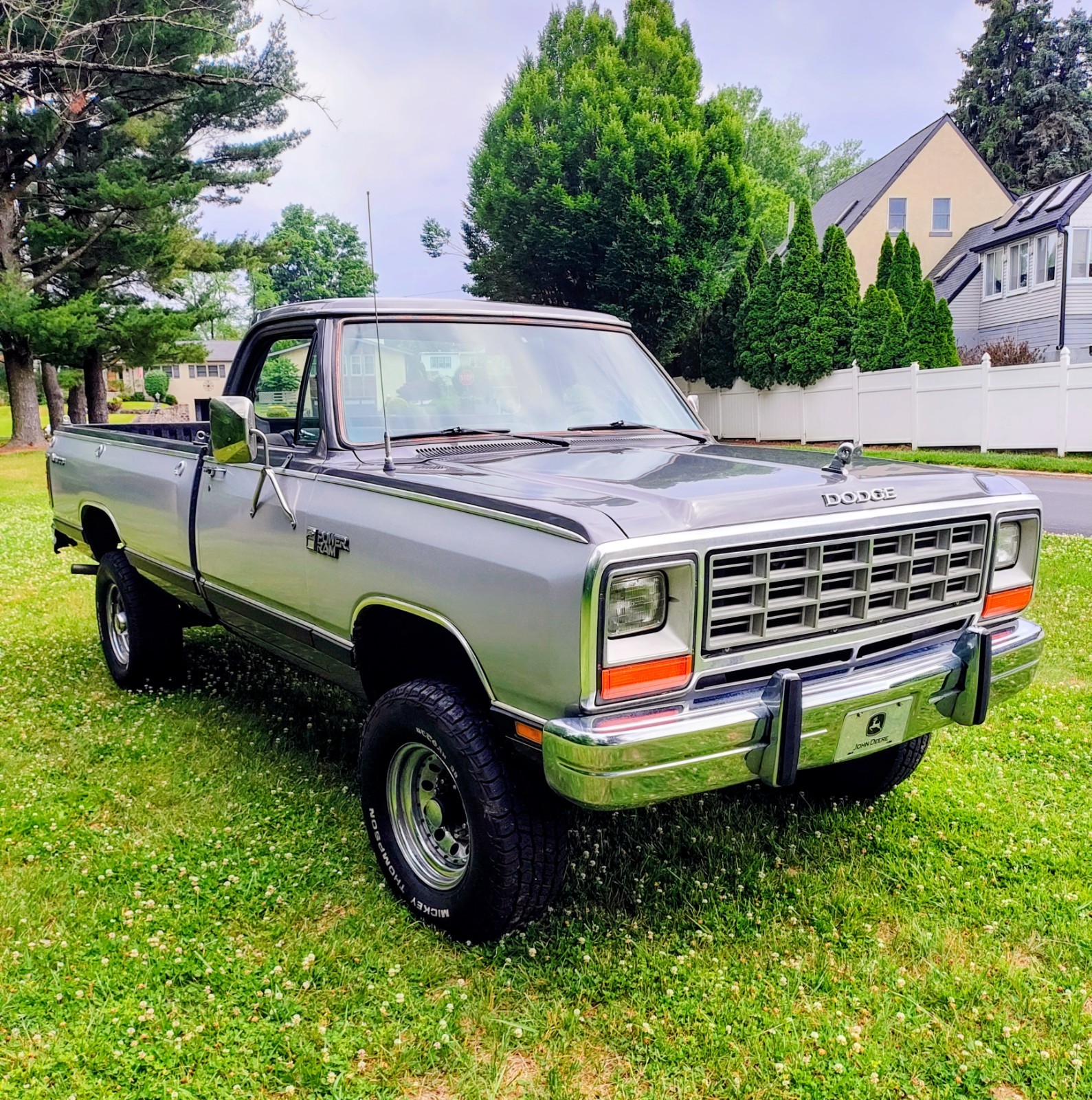 Dodge-W-Series-1985-Standard-Cab-Pickup-Gray
