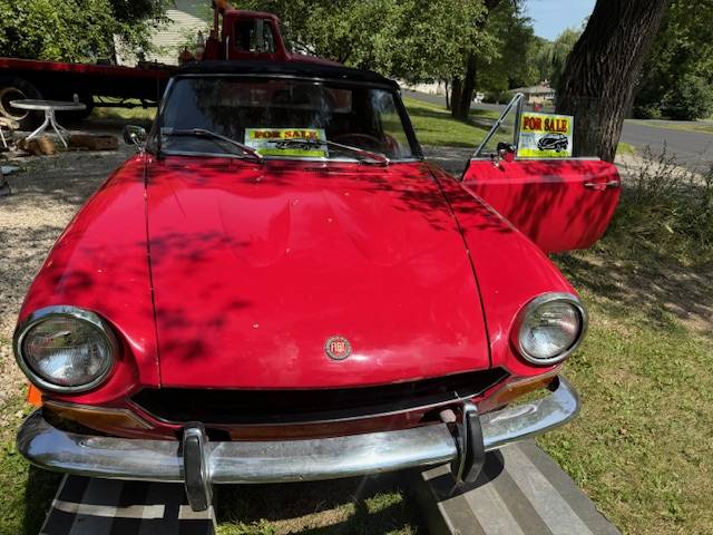 Fiat-124-spider-1974-red