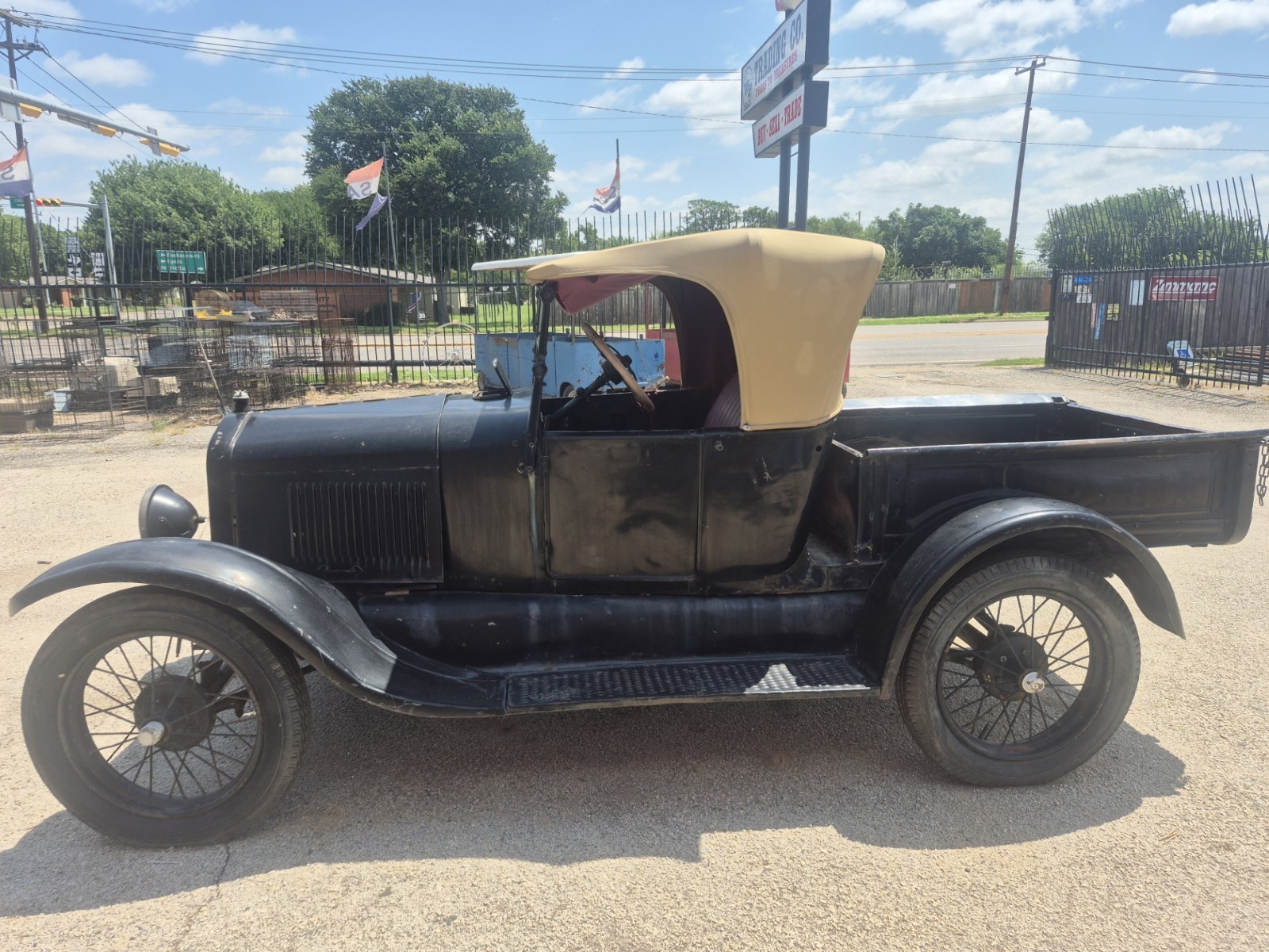Ford-12-Ton-Pickup-1926-Convertible-Red