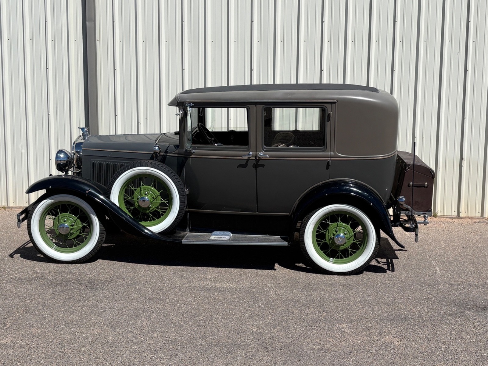 Ford-A-1931-Brown