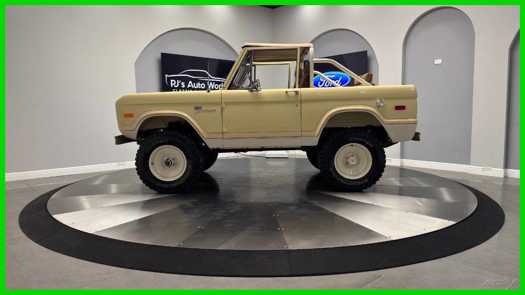 Ford-Bronco-1967-Brown