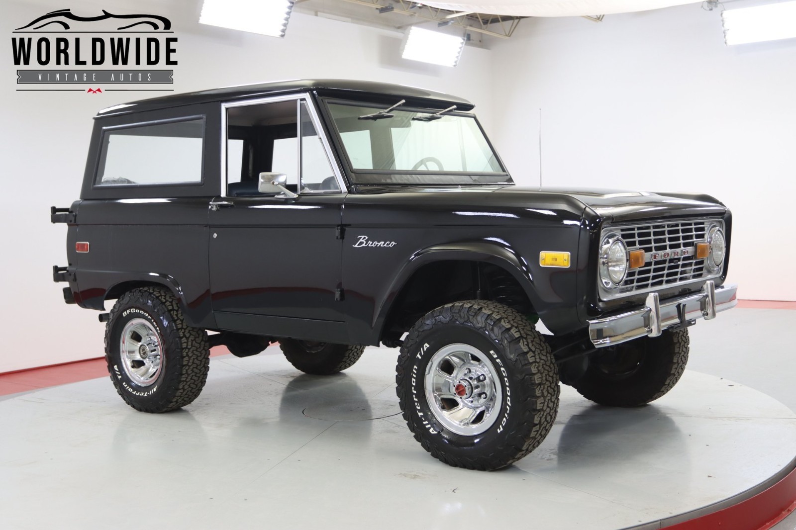 Ford-Bronco-1976-SUV-Blue