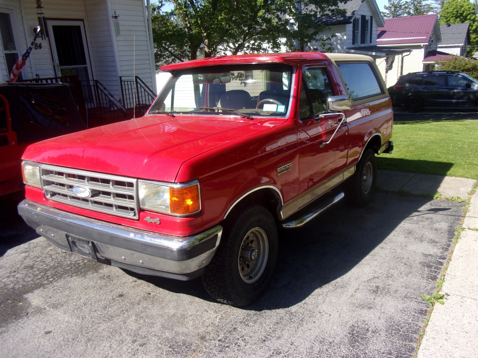 Ford-Bronco-1991-SUV-Tan