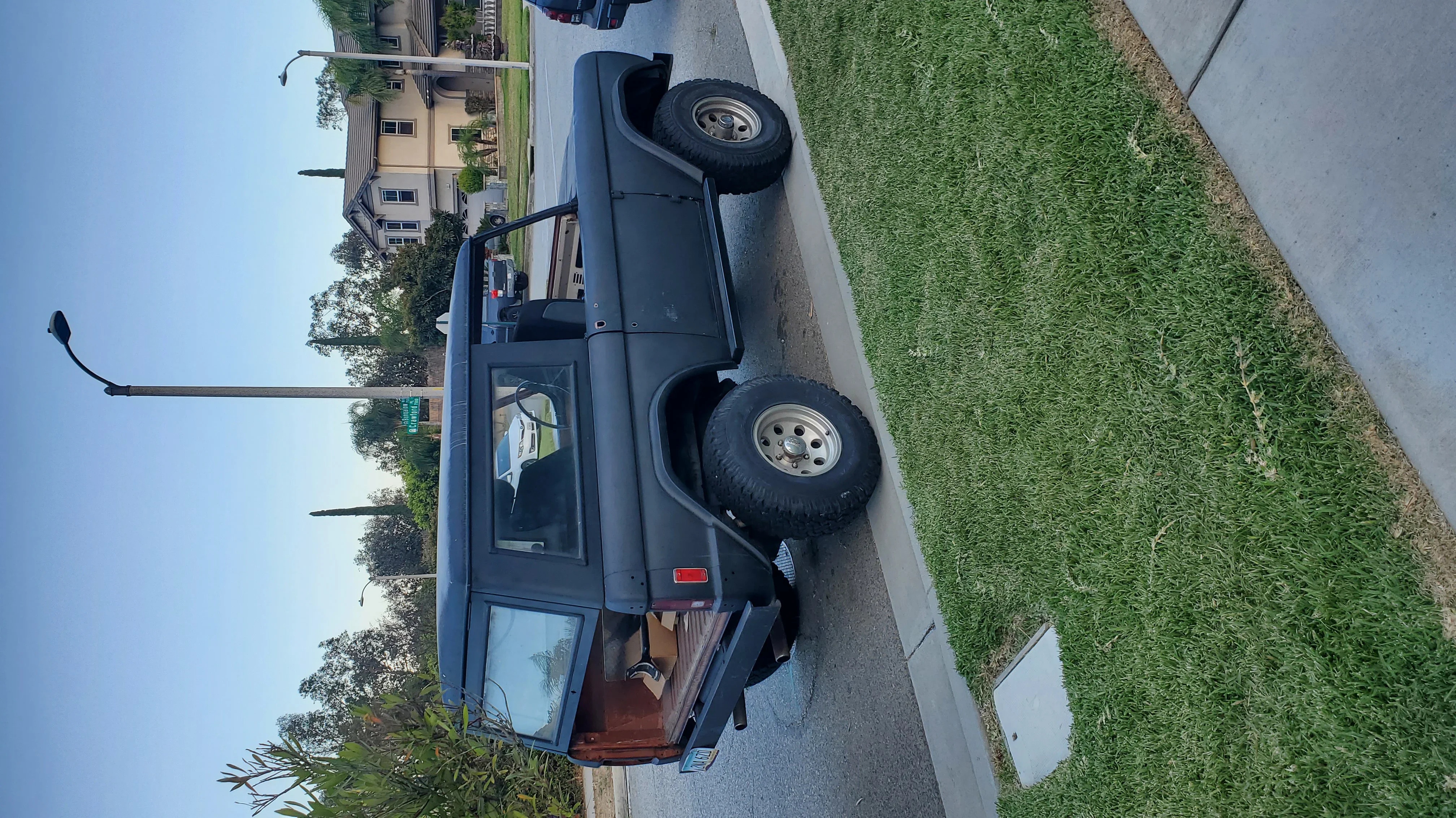 Ford-Bronco-2-door-1977-Black-Black
