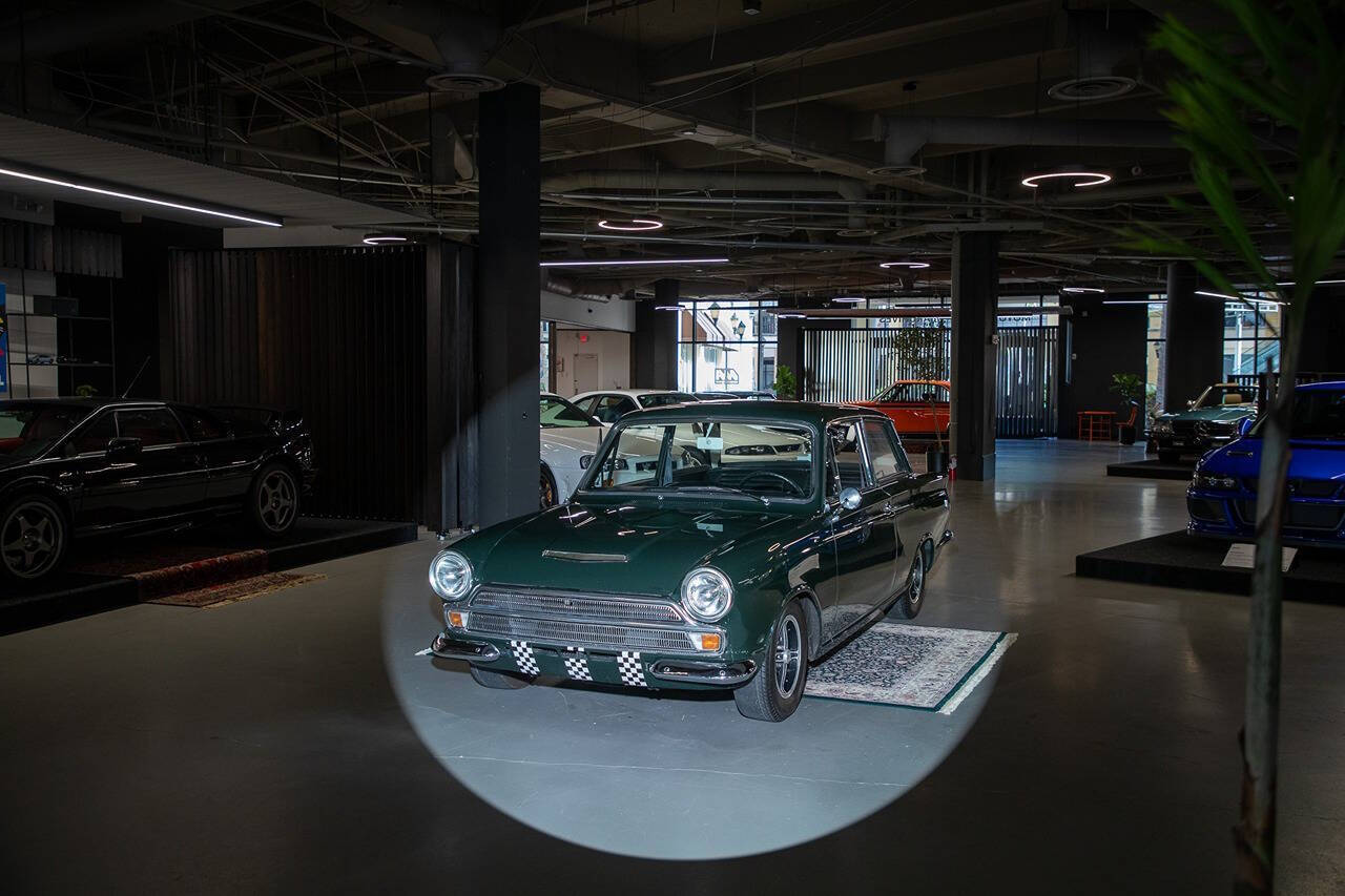 Ford-Cortina-1965-Green-Black