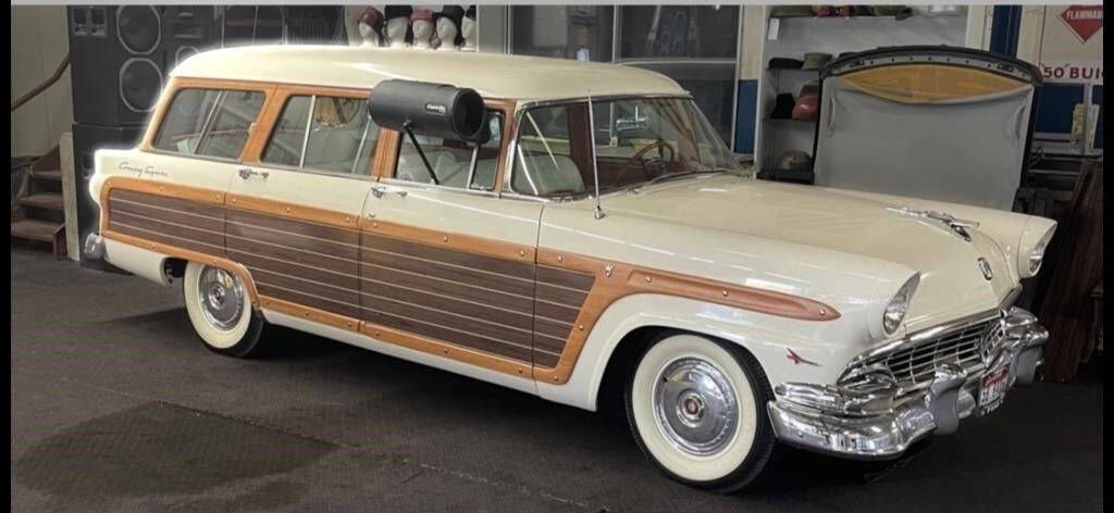Ford-Country-squire-1956-Beige-Red-amp-White