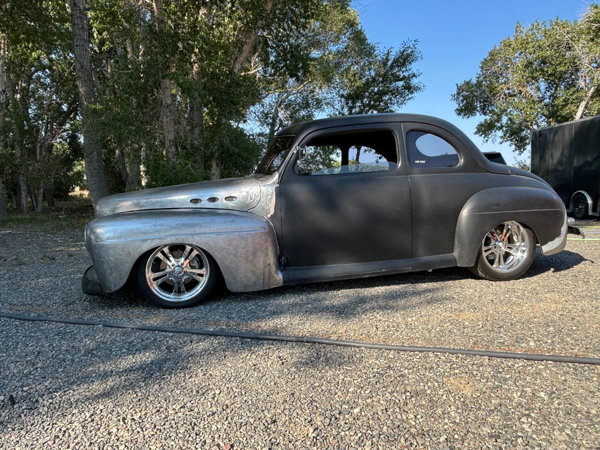 Ford-Coupe-1946-black