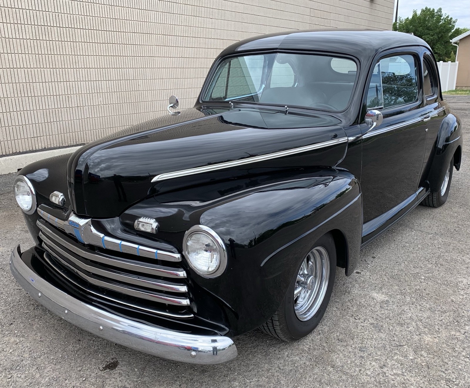 Ford-Coupe-1946