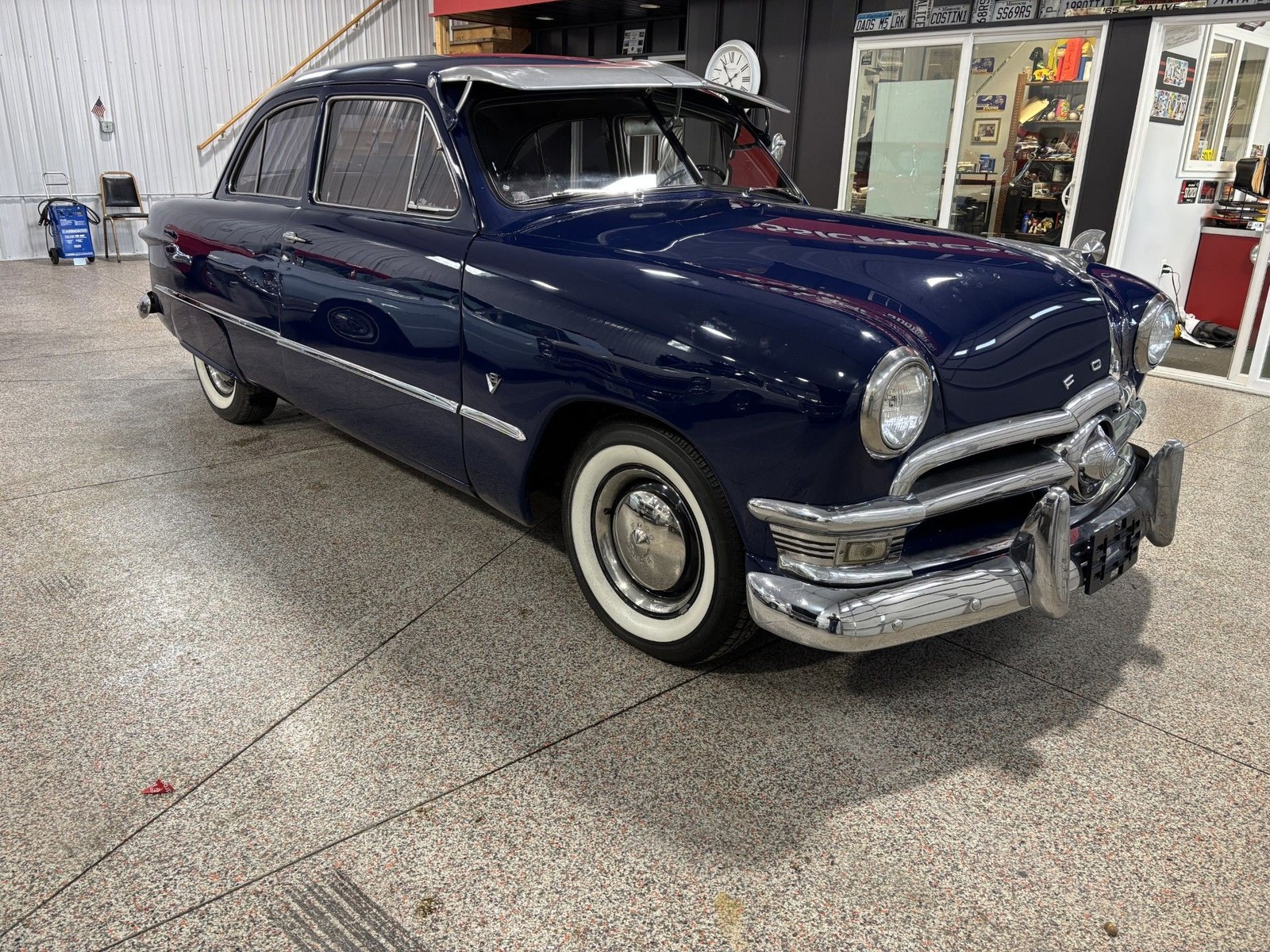 Ford-Coupe-1949