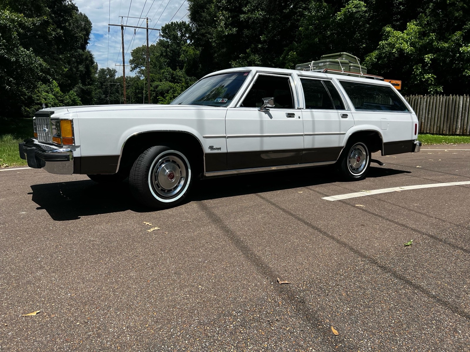 Ford-Crown-Victoria-1985-Wagon
