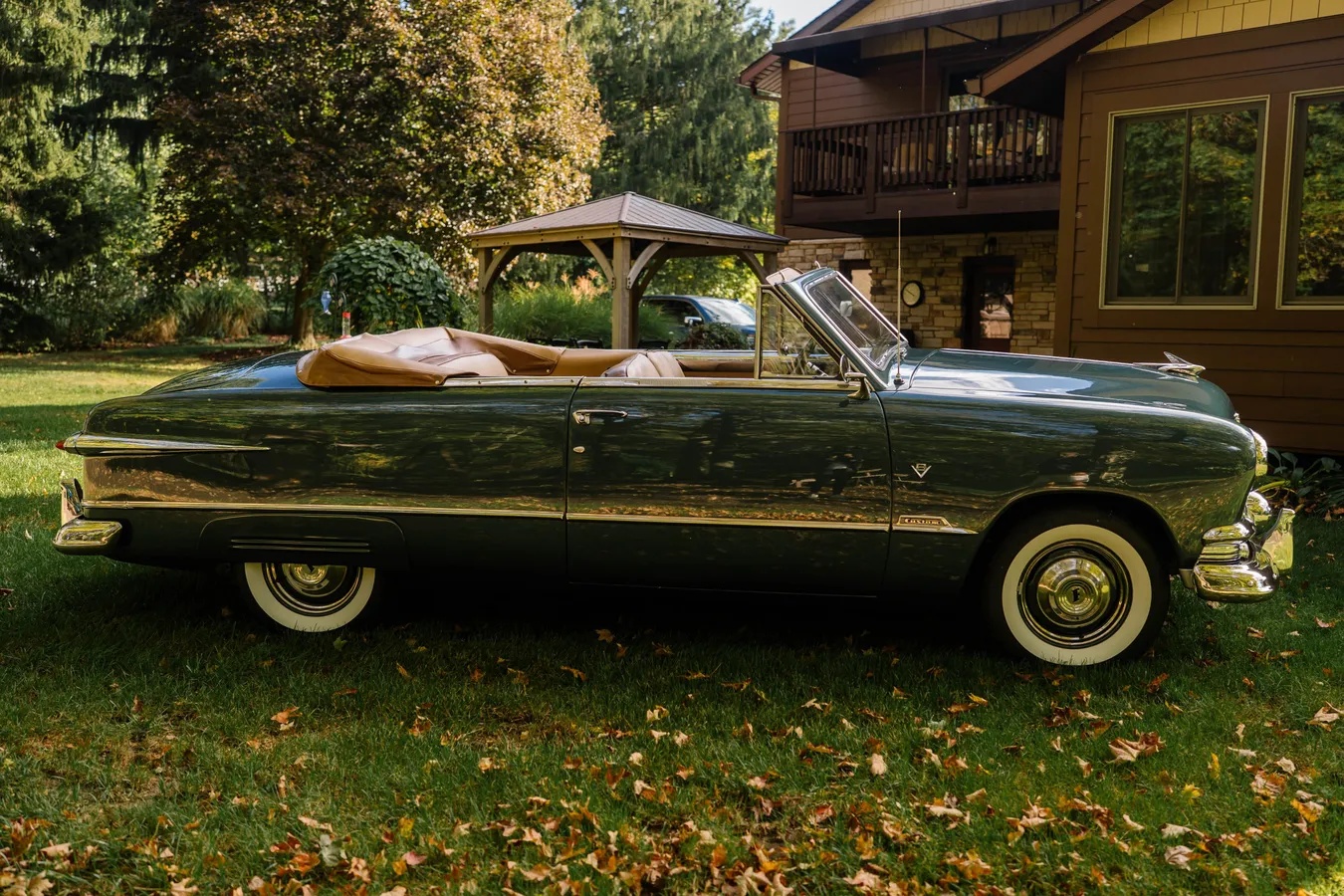 Ford-Custom-1951-Green-Tan