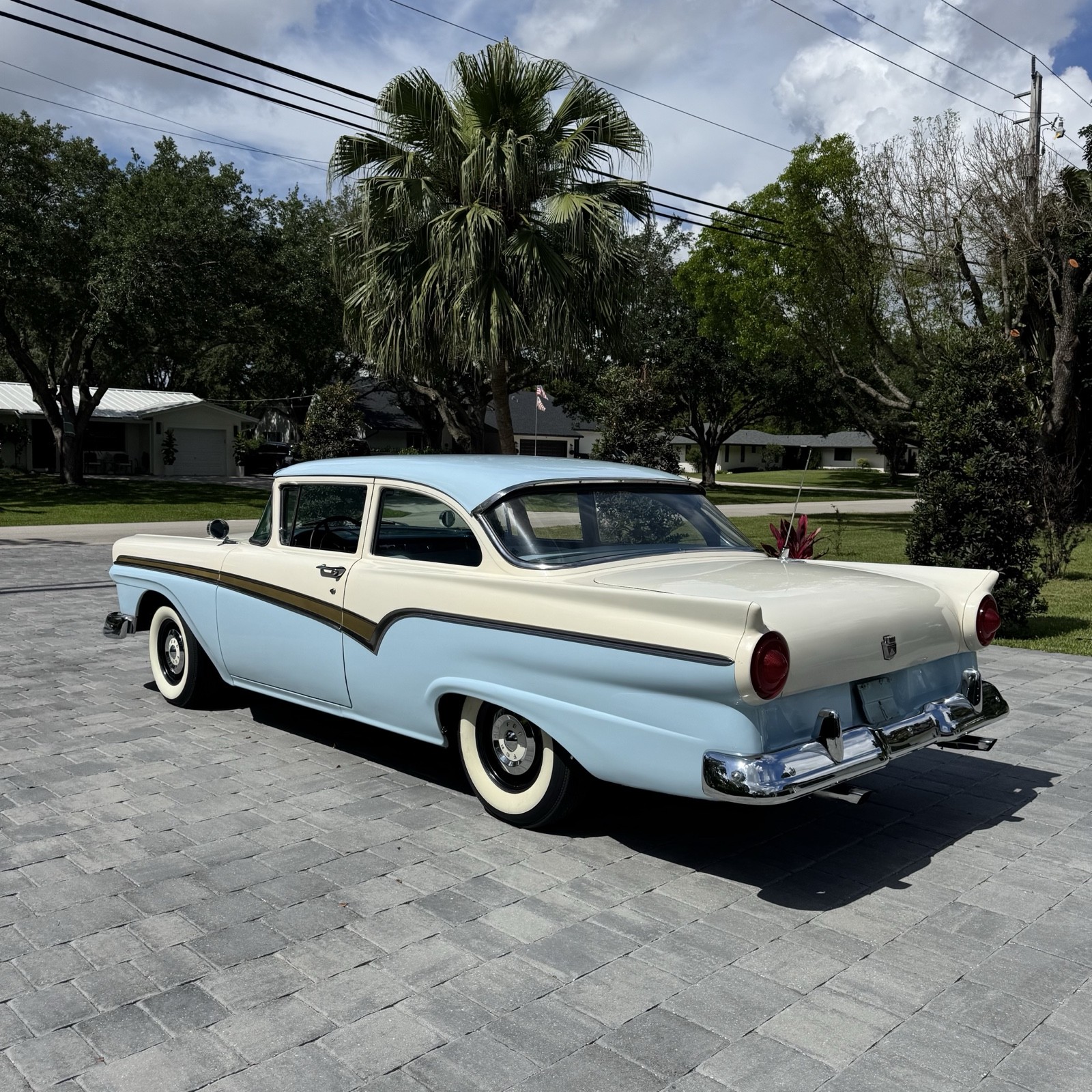 Ford-Custom-300-1957-Coupe