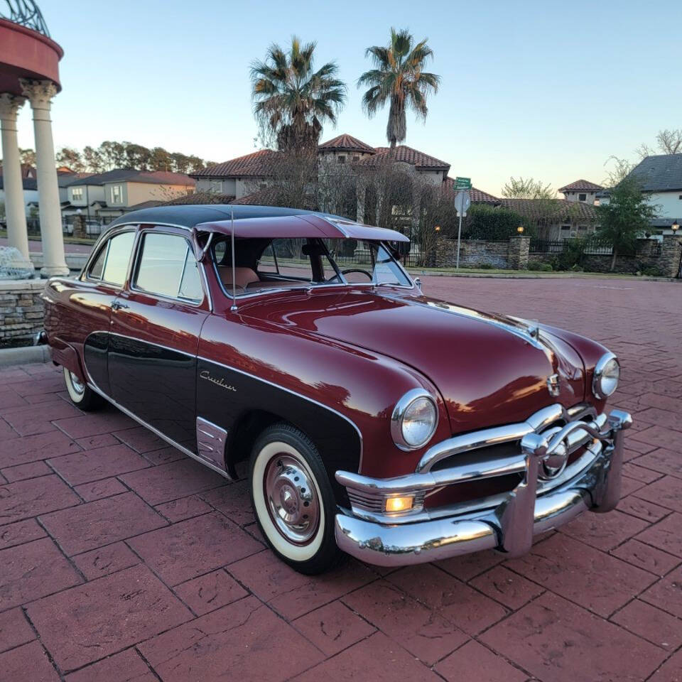 Ford-Custom-deluxe-1950-Maroon-Black-Maroon-Silver