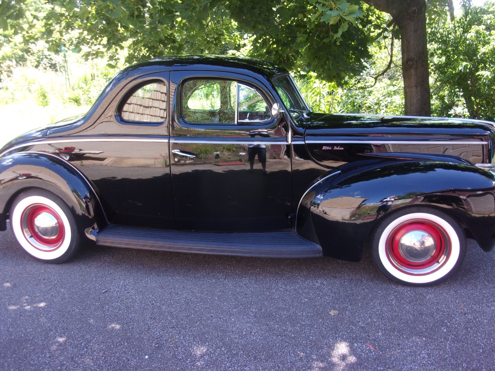 Ford-Deluxe-Series-1940-Coupe-Burgundy Ford Deluxe Series 1940