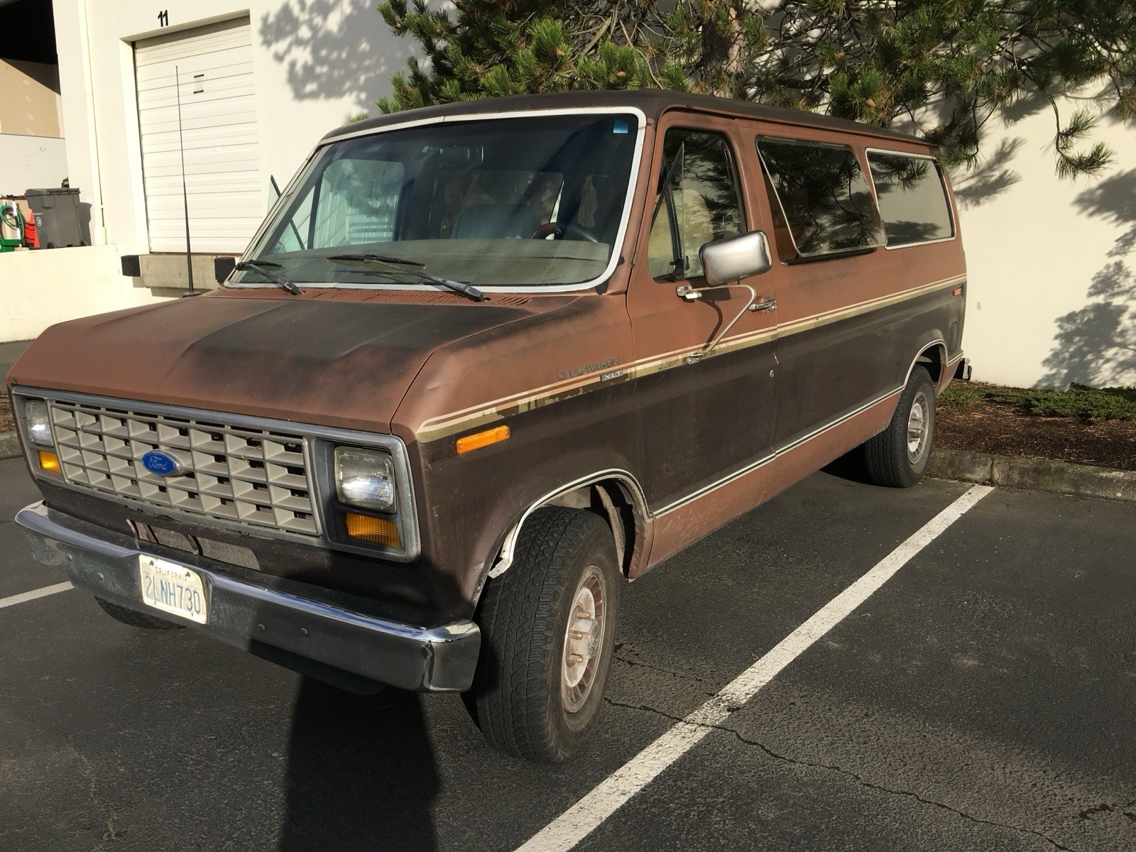 Ford-E-150-Econoline-Club-Wagon-1989-Standard-Passenger-Van-Brown