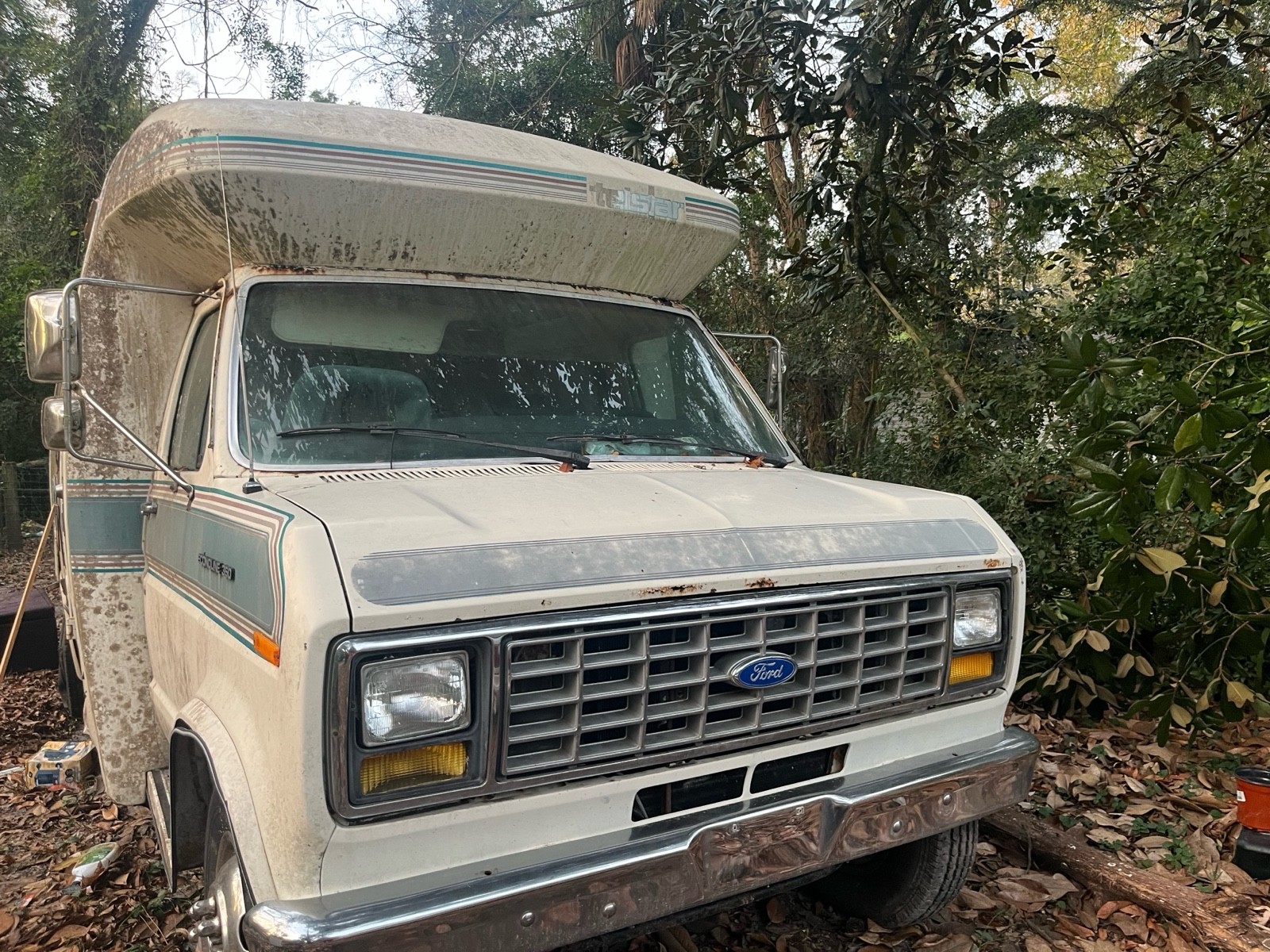 Ford-E-350-Econoline-1990