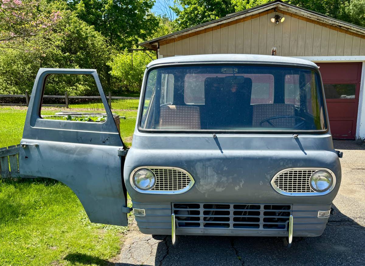 Ford-Econoline-e103-1964-grey