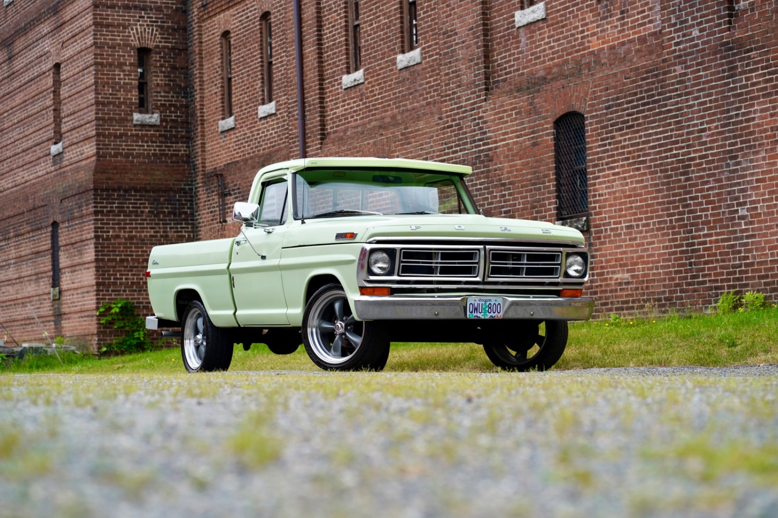 Ford-F-100-1972-Standard-Cab-Pickup-Green