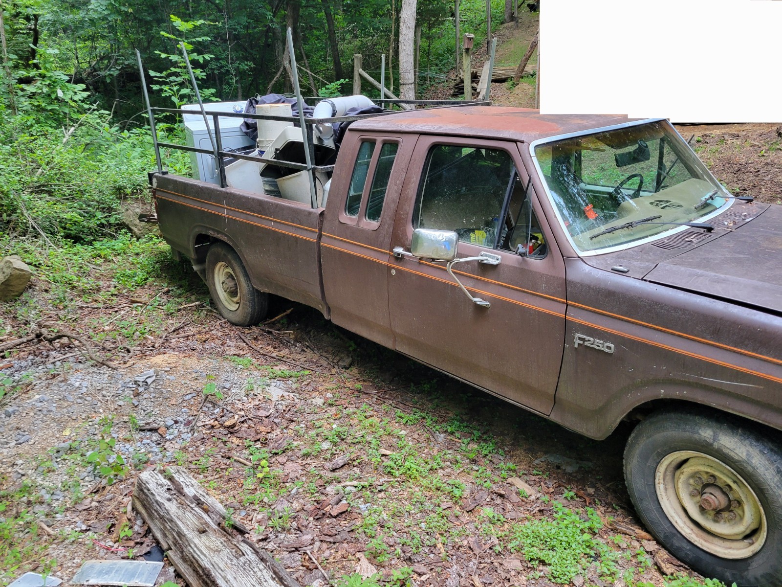 Ford-F-250-1984-Extended-Cab-Pickup-Brown