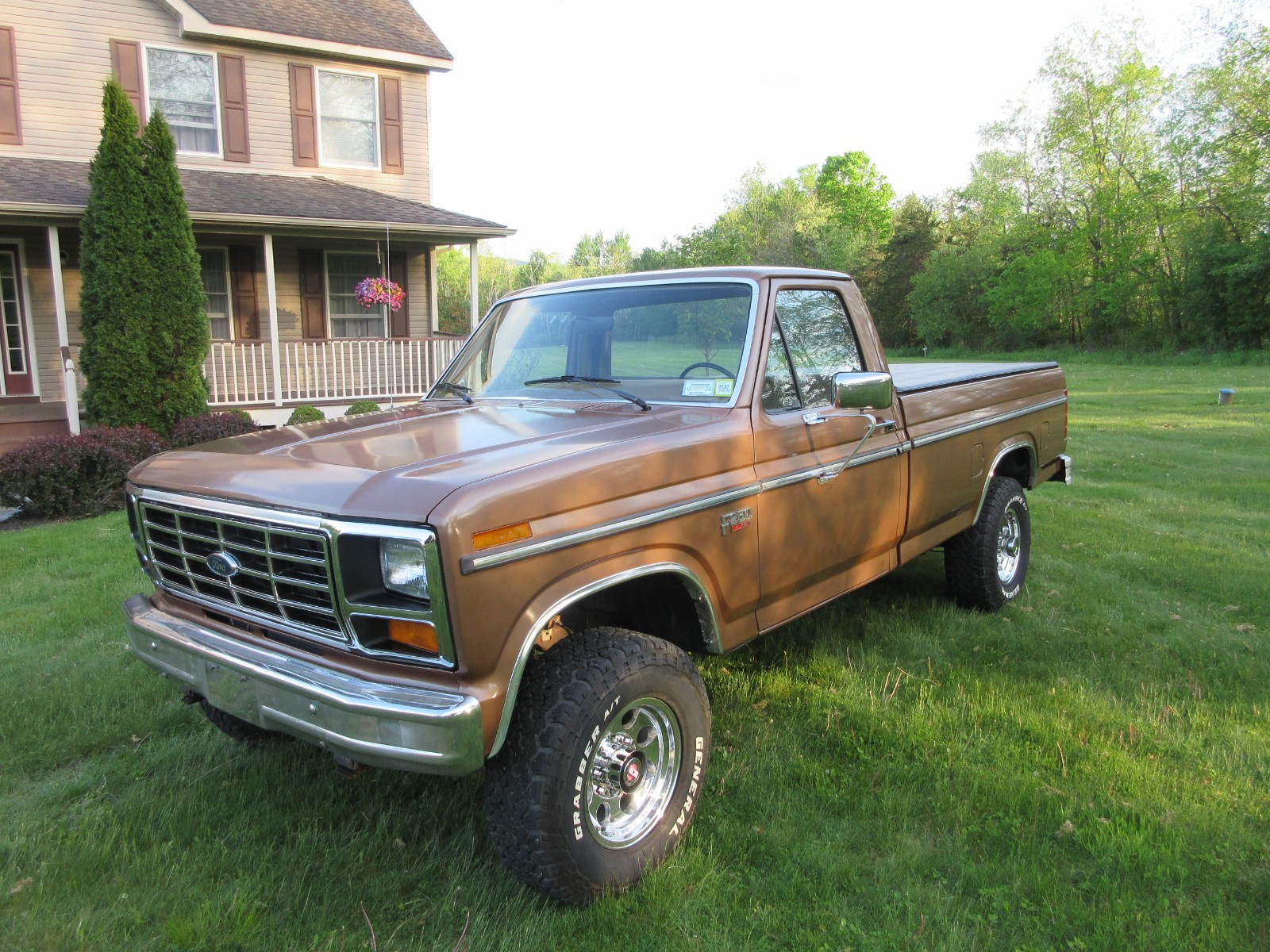 Ford-F-250-1986-Standard-Cab-Pickup-Tan