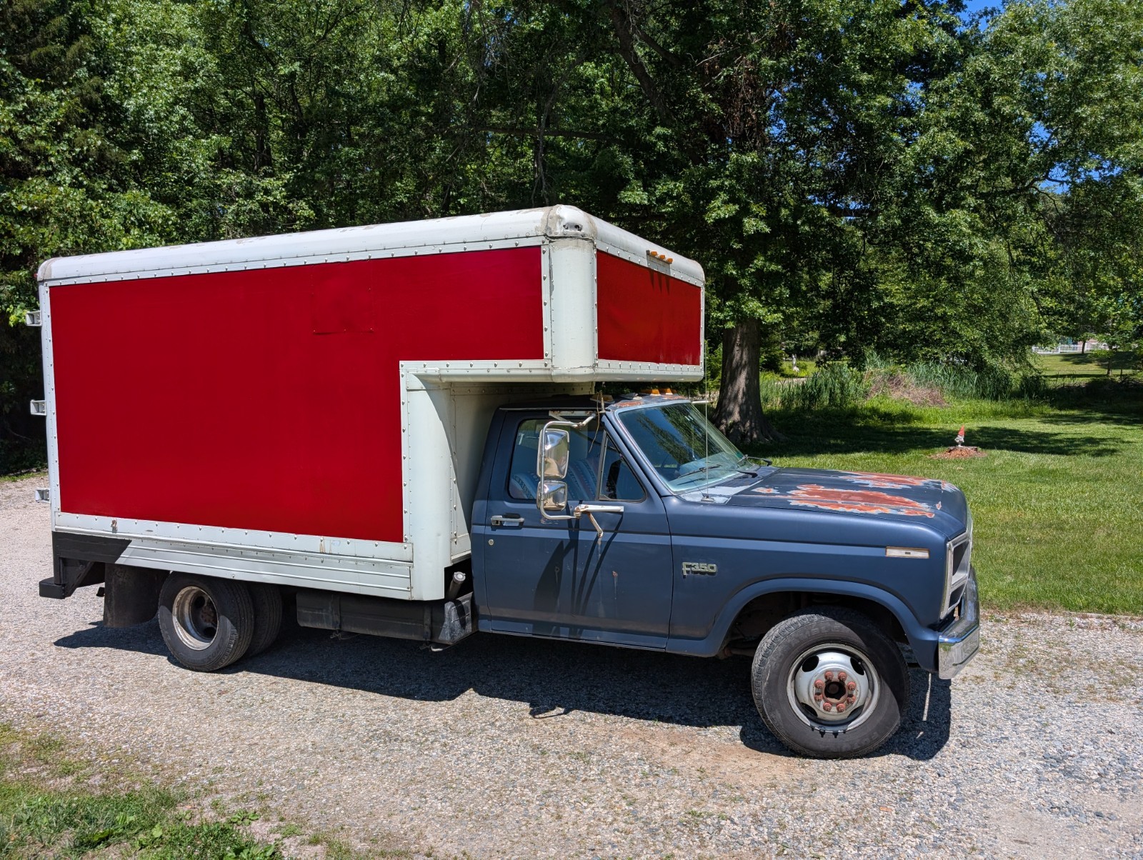 Ford-F-350-1986-Cab-Chassis-Blue
