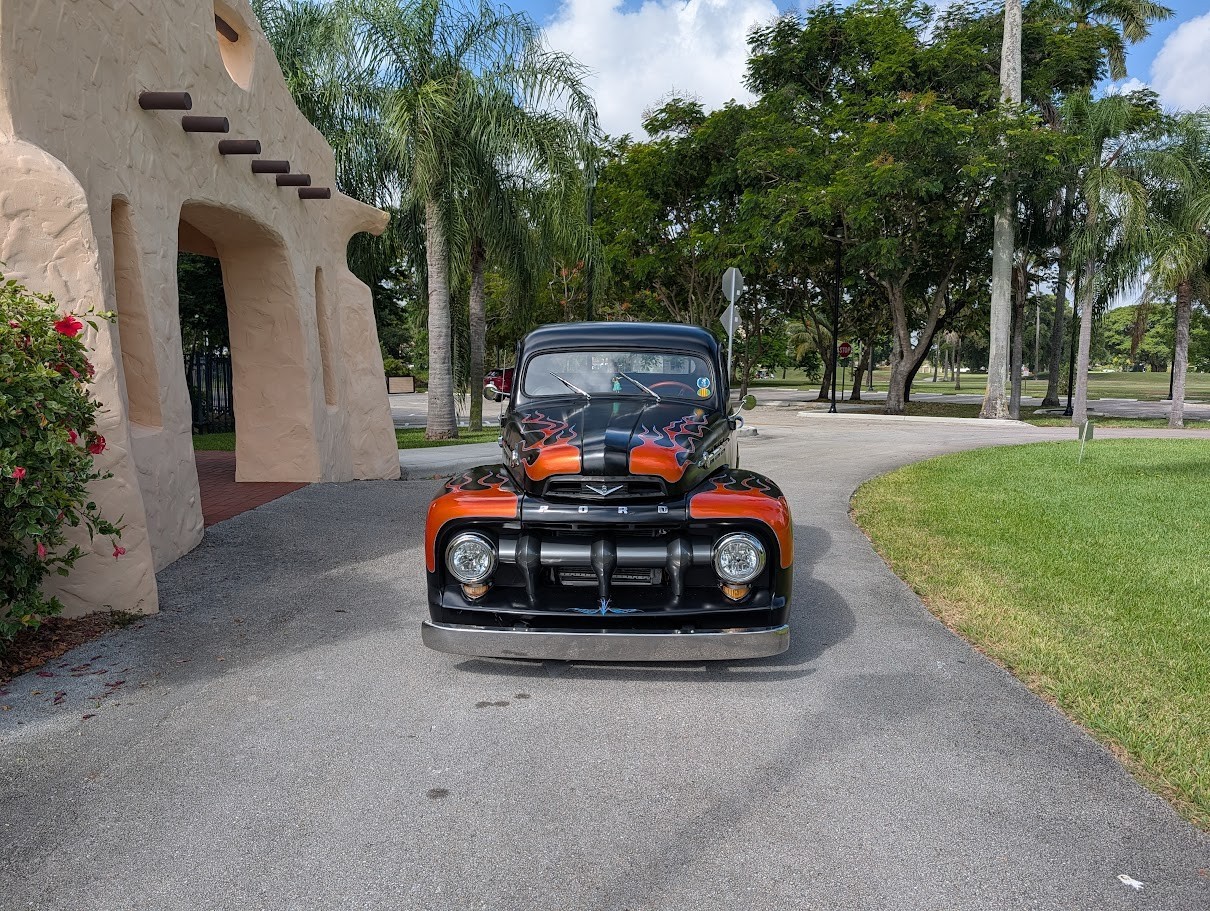 Ford-F1-1952-Extended-Cab-Pickup-Black
