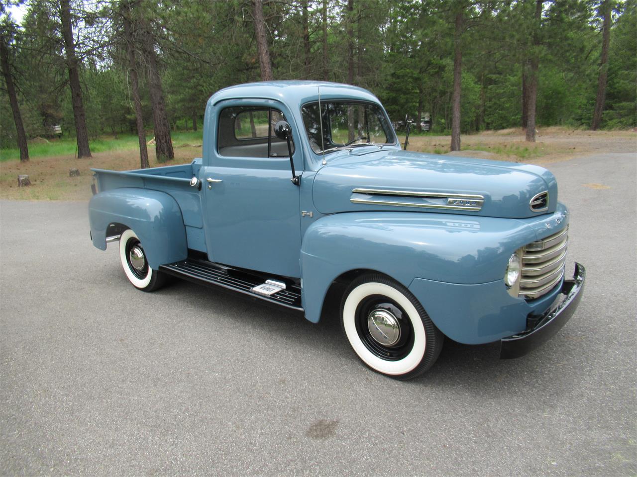 Ford-F1-pickup-1948-Blue-Graphite-Gray
