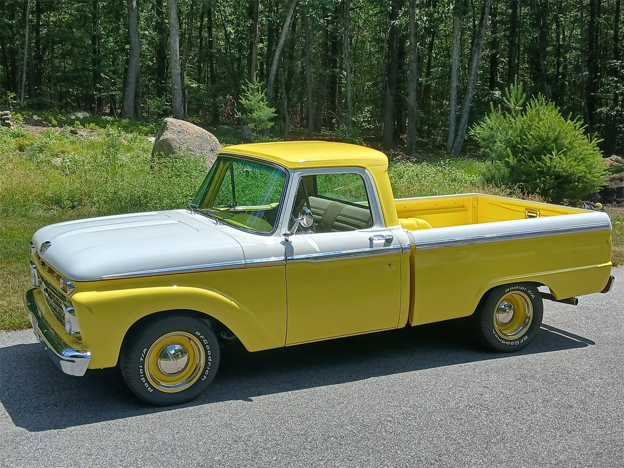 Ford-F100-1966-White-Tan