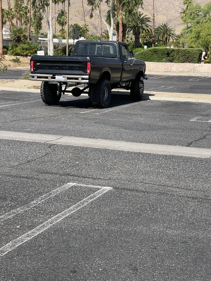 Ford-F100-1975-black