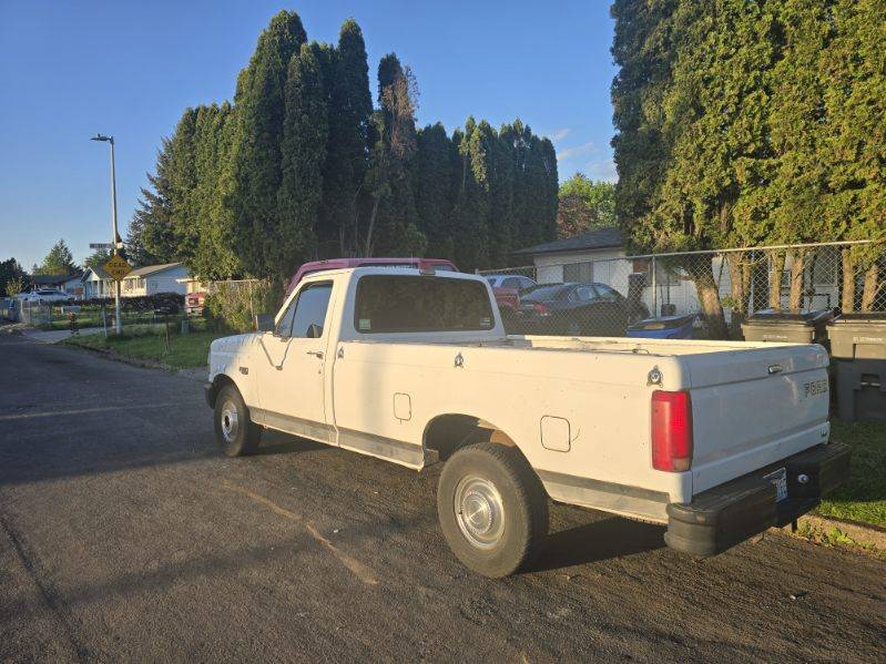 Ford-F150-custom-1992-white