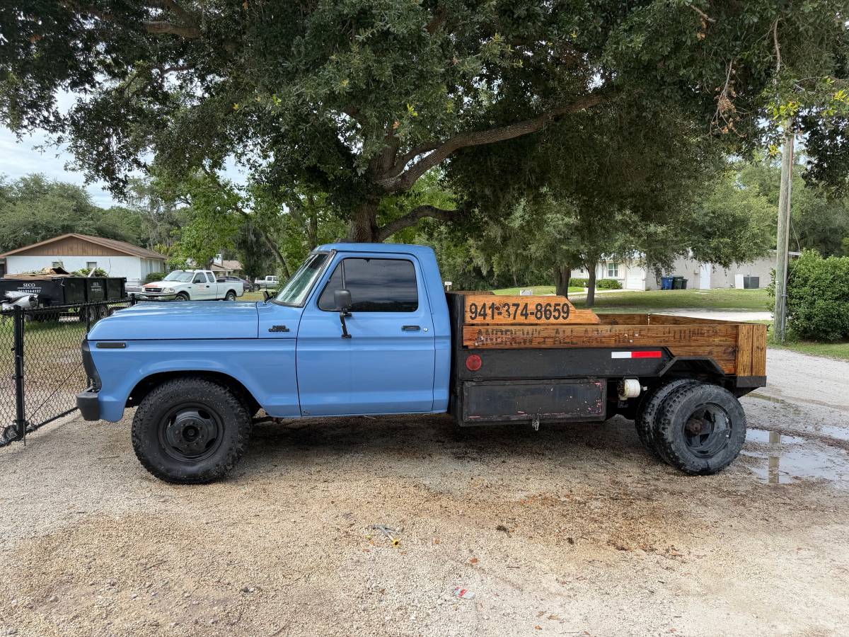 Ford-F350-dually-1978-blue