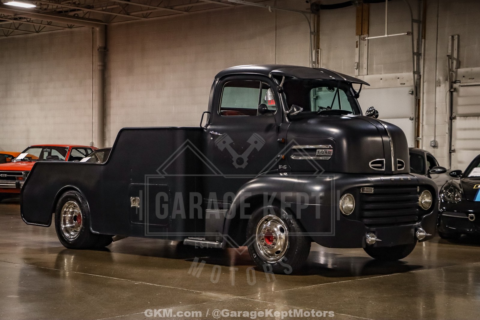 Ford-F6-COE-1952-Truck-Red