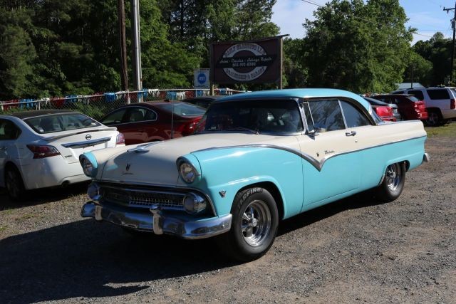 Ford Fairlane 1955